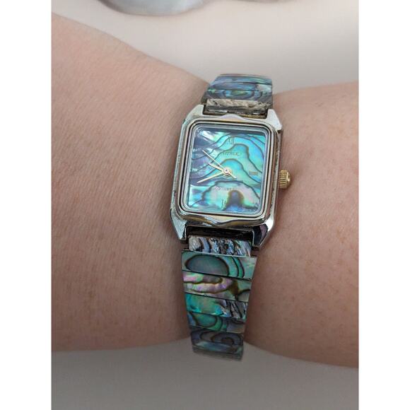 Vintage Arenix Stretchy Abalone Shell Bracelet Watch 6.25in Working - Picture 1 of 9